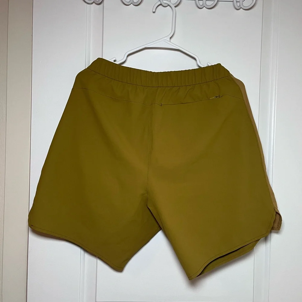 OUTDOOR VOICES Men's High Stride Train 7" Short with Pockets Patchouli Medium - Picture 4 of 4